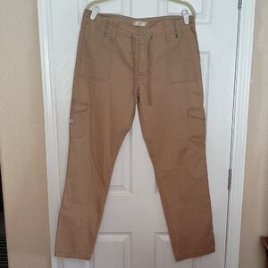 Levis Cargo Boyfriend Pants b333
